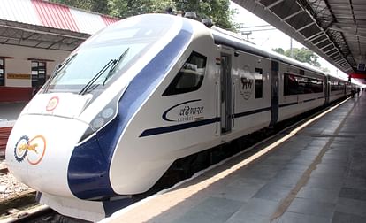 Vande Bharat Express can run on three routes via Gorakhpur