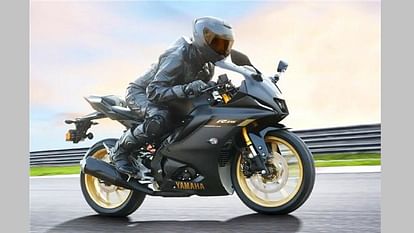 Yamaha r15 on road price hot sale