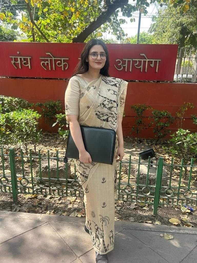 UPSC Result: Pallavi of Bhopal got success in second attempt without coaching, IPS brother DCP in Indore