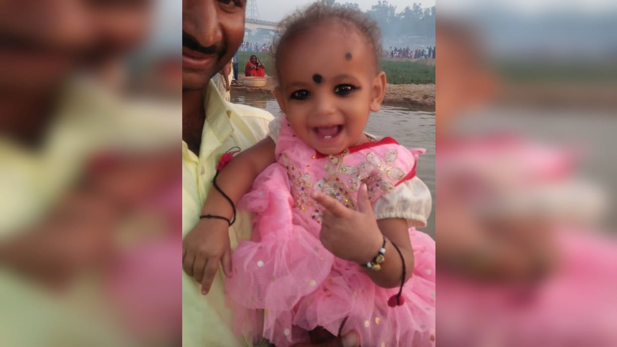 youth of neighborhood made 2 year old girl disappear in Jamui; A day later, dead body found from garbage