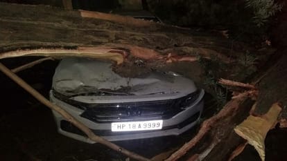 दुर्घटनाग्रस्त गाड़ी