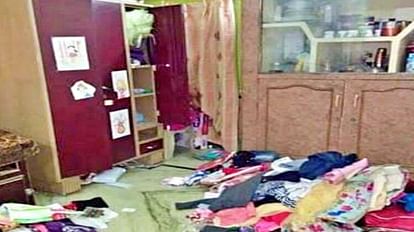 Ujjain: घूमने गया परिवार, चोरों ने सूने मकान में किया हाथ साफ, आभूषण के साथ घर में रखा कीमती सामान चोरी Thieves stole valuables kept in the house along with jewelery in Ujjain