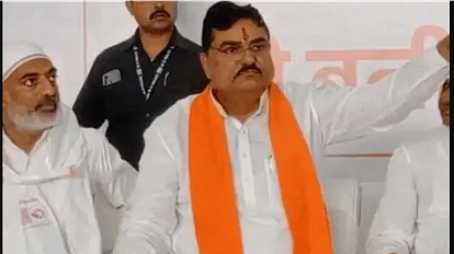 "दिग्विजय और कमलनाथ को बुढ़ापा आ गया, अब वे सठिया गए हैं, जितना बोलेंगे कांग्रेस का उतना नुकसान करेंगे " digvijaysingh kamal patel kamalnath congress bjp