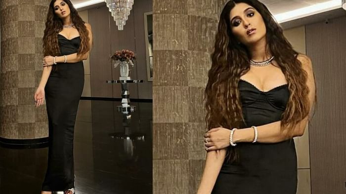 If you want to look stylish and comfortable in the rainy season, choose such clothes