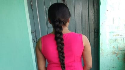 Girlfriend has been sitting at young man house for two days lover family ran away from house In Rampur