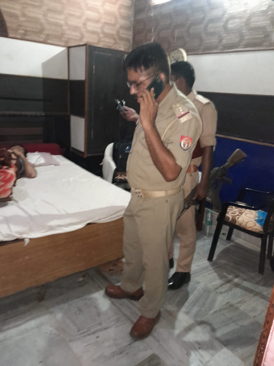 Sonebhadra: Bhojpuri film director's body found in hotel room, police engaged in investigation