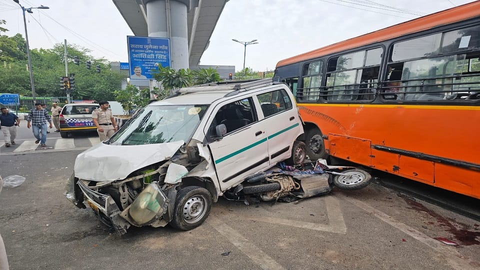 DTC bus collided with five vehicles in New Friends Colony one died several injured