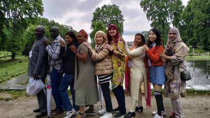 G20 meeting jammu kashmir: Representatives of G20 roam freely in Kashmir, shopping without fear