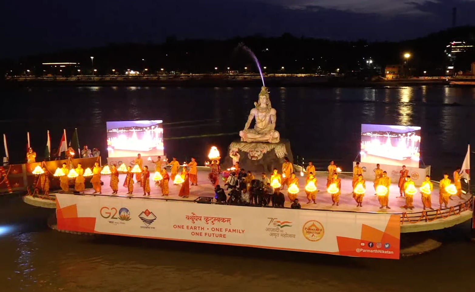 G20 Summit Uttarakhand Foreign Delegates doing ganga aarti in parmarth niketan photos
