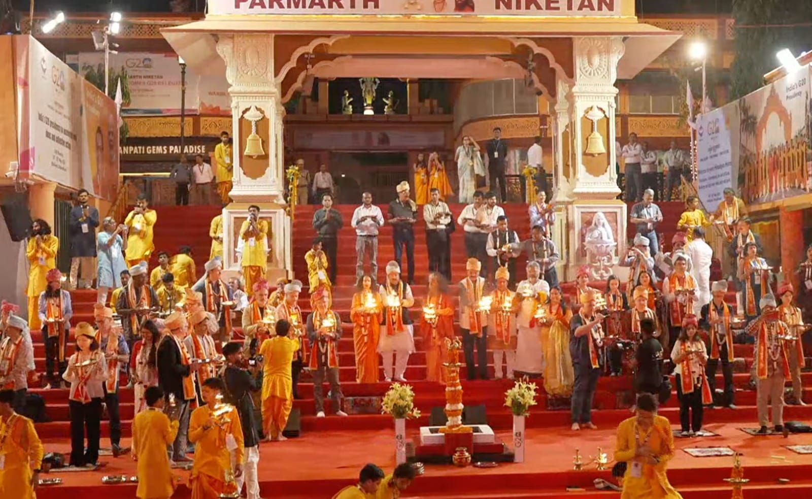 G20 Summit Uttarakhand Foreign Delegates doing ganga aarti in parmarth niketan photos