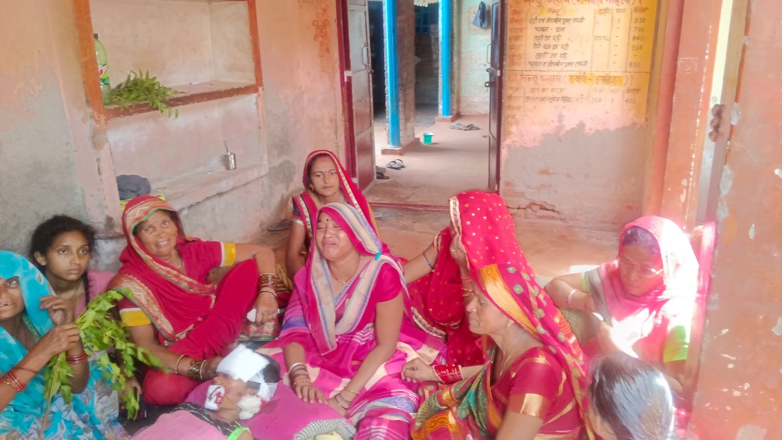 Chhajja took away happiness in Unnao, mourning over the death of two innocents, SDM assured help