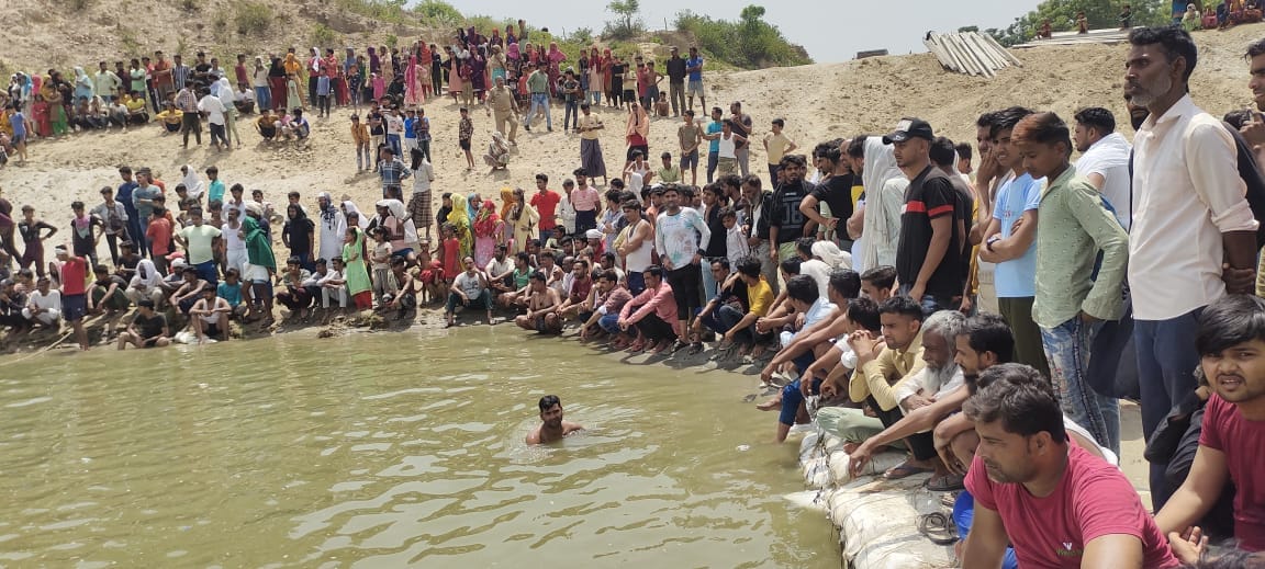 Three friends died due to drowning in Farrukhabad, three funerals took place together, everyones eyes shed tea