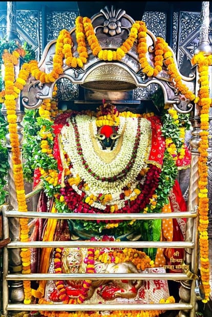 Vindhyachal temple: Maa Vindhyavasini temple full of devotees, holding a rally for Janeu and Mundan rituals