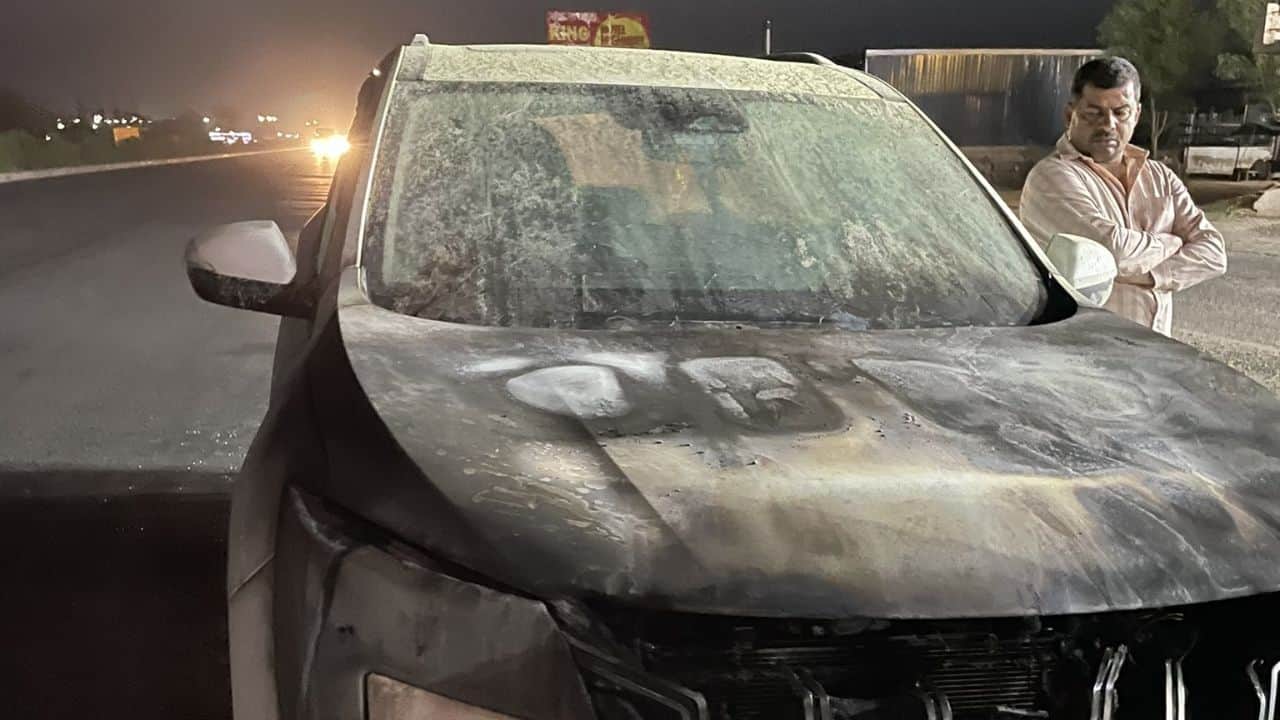 mahindra xuv700 fire because of aftermaket accessories, company investigated jaipur highway fire incident