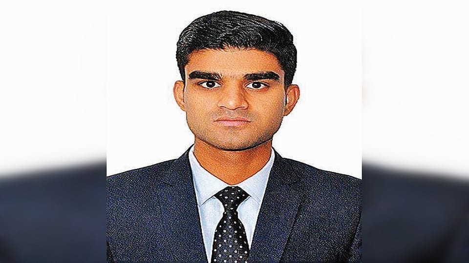 Moin Ahmed son of roadways driver from Moradabad got 296th rank