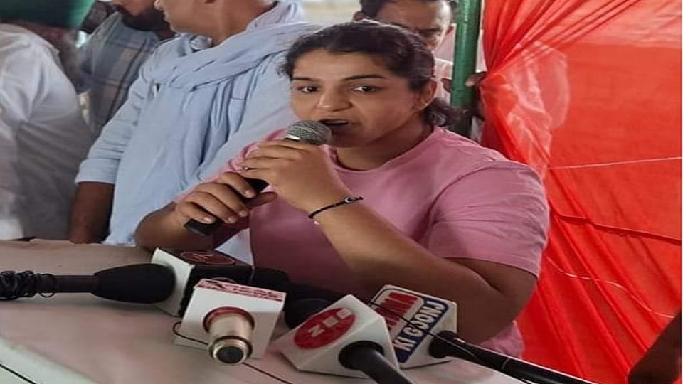 Wrestler Sakshi Malik reached Fatehabad: Said- We worked hard for years for the medal which being told of 15