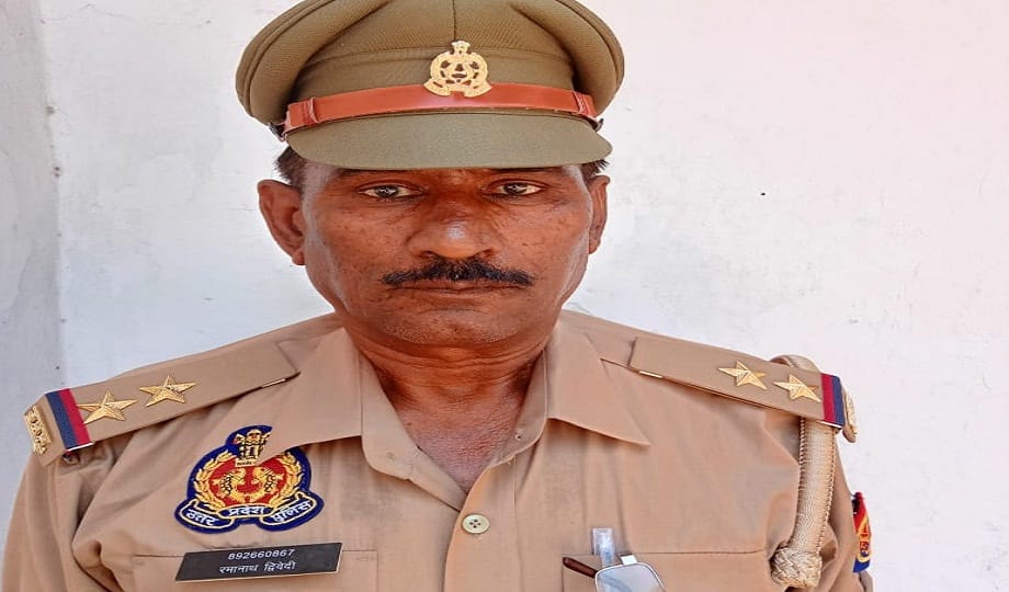: Inspector dies after being cut off from a train in Phaphamau, accident happened while getting off the moving