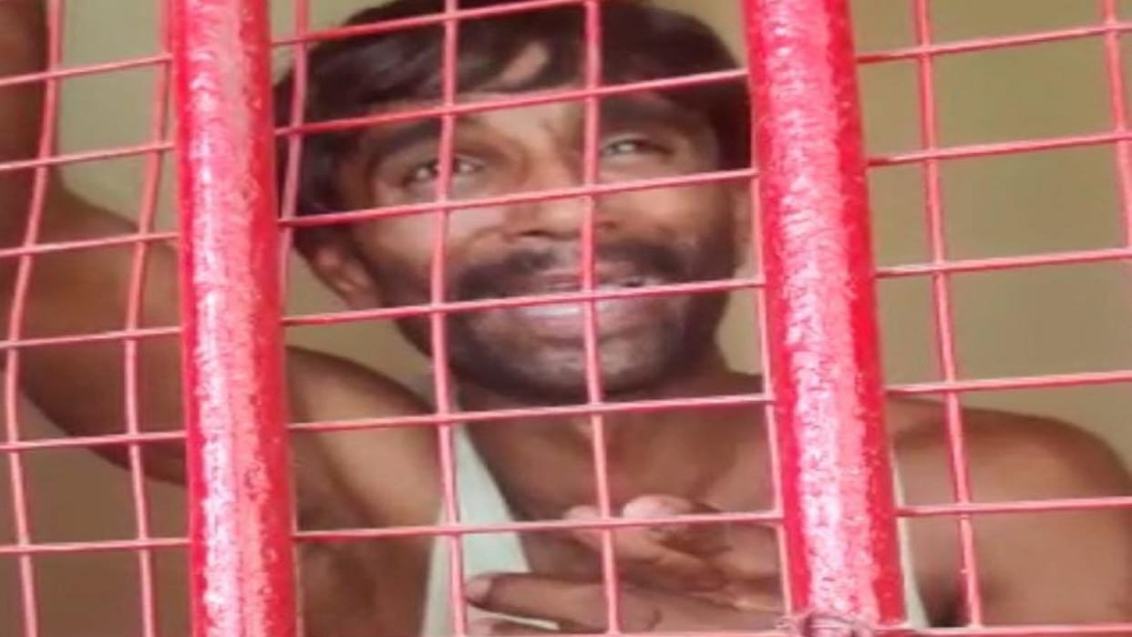 chowkidar reached the police station iand said- Sir, I have killed my brother