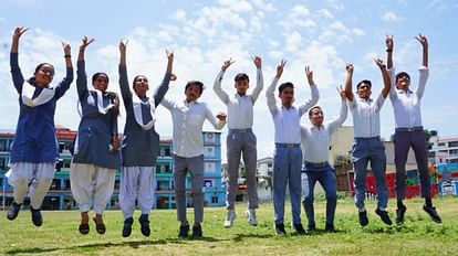 Uttarakhand Board 10th 12th class Result 2023 girls and Boys students celebration photos