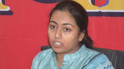 UPSC exam passed Preksha and Aditi gave success mantras to the aspirants