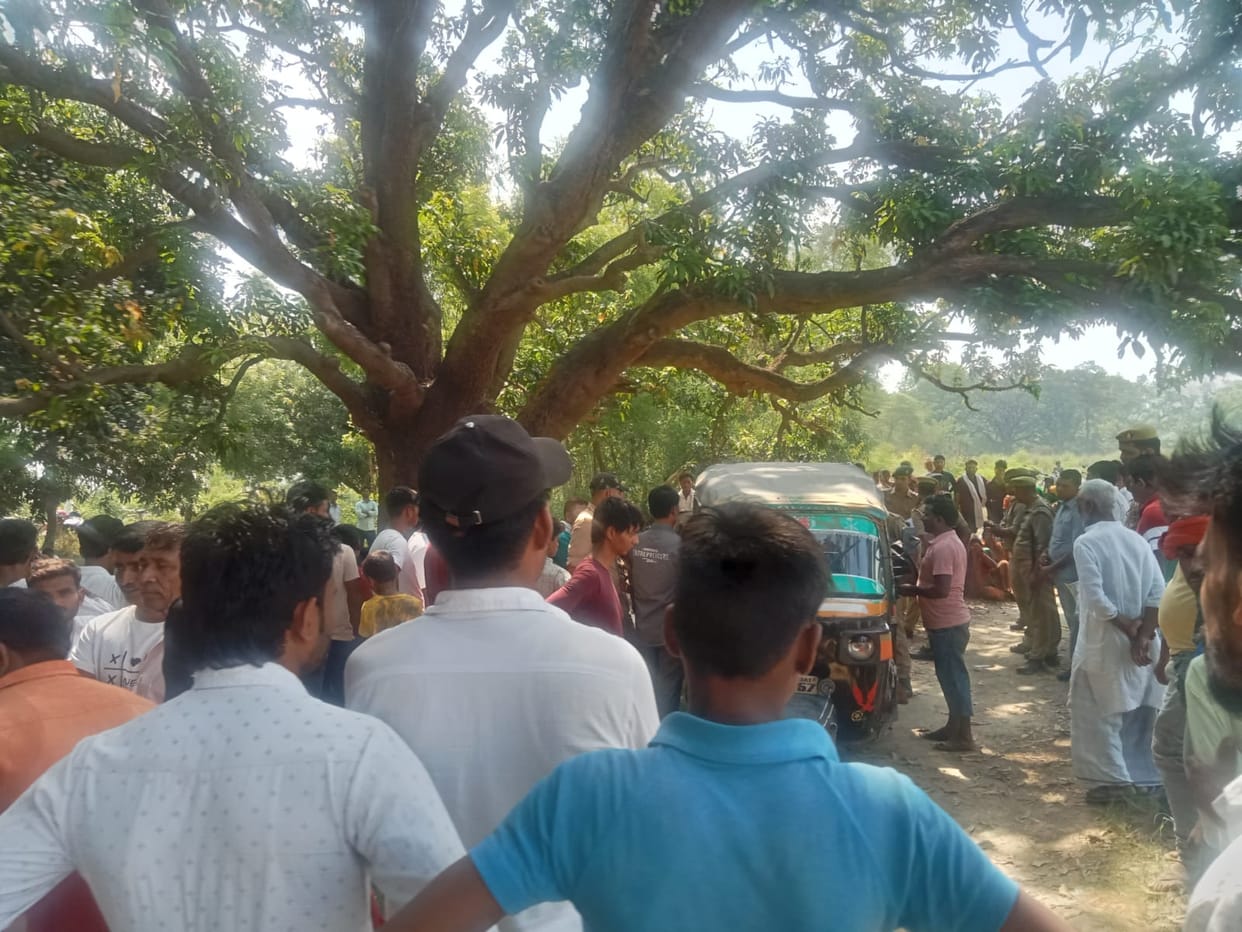Azamgarh Crime: Dead body of a young man found hanging, fear of murder, there was a fight a few days ago
