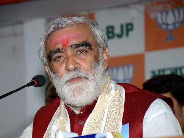 Bihar: Activists who raised slogans against Minister Ashwini Choubey were beaten up in Buxar
