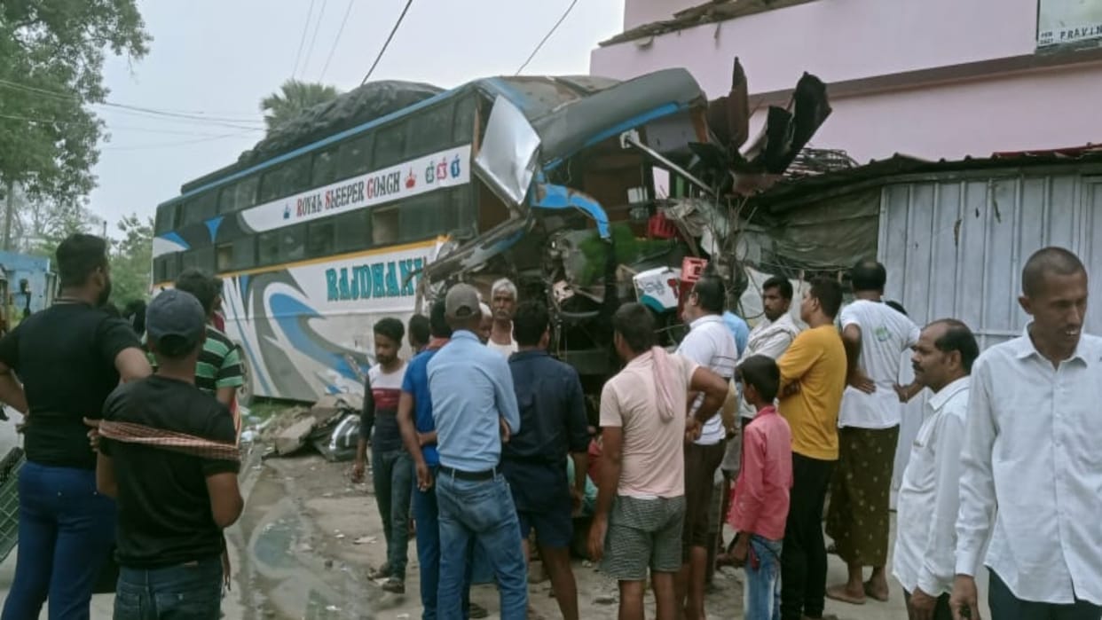 Bihar News Many tourists from Gujarat injured in Samastipur condition of three people critical