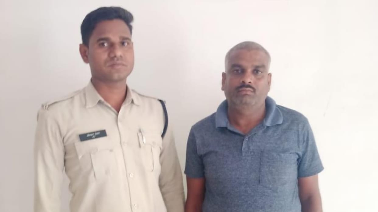mother committed suicide by hanging after killing her two year old daughter in bilaspur