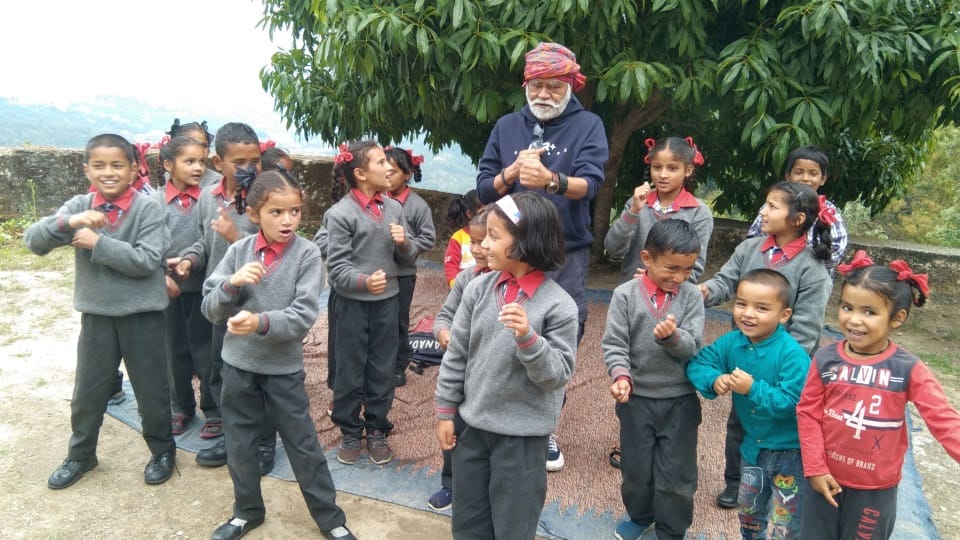 Bollywood Actor Sanjay planted saplings in memory of Vrikshamitra Damodar Rathore