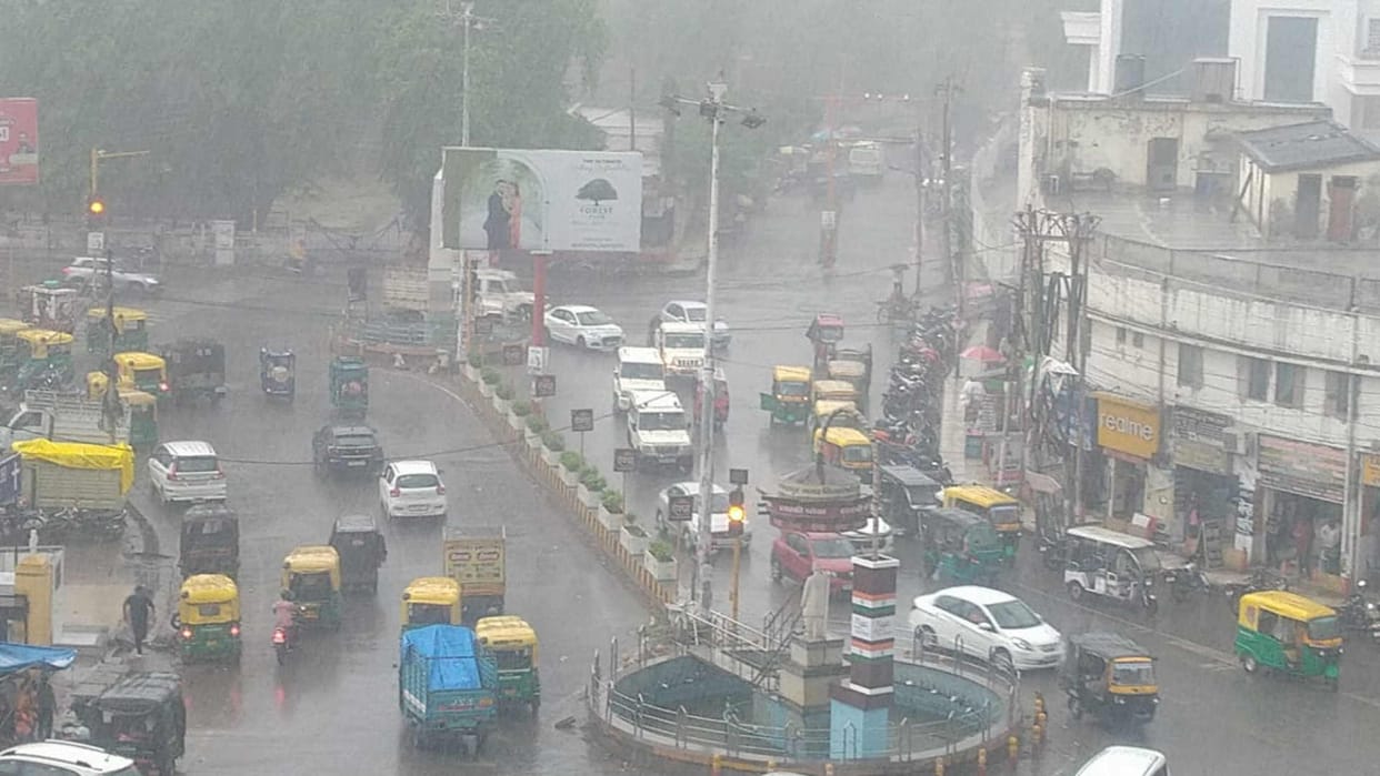 gorakhpur weather change rain in May 25 and 26