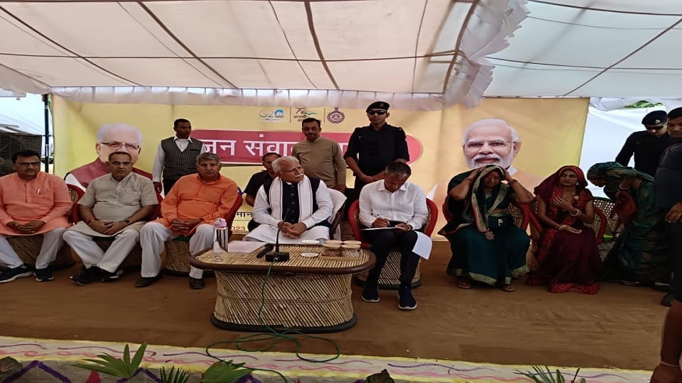 CM Flying raid ration depot After complaining to Chief Minister in Narnaul and got 315 kg more sugar