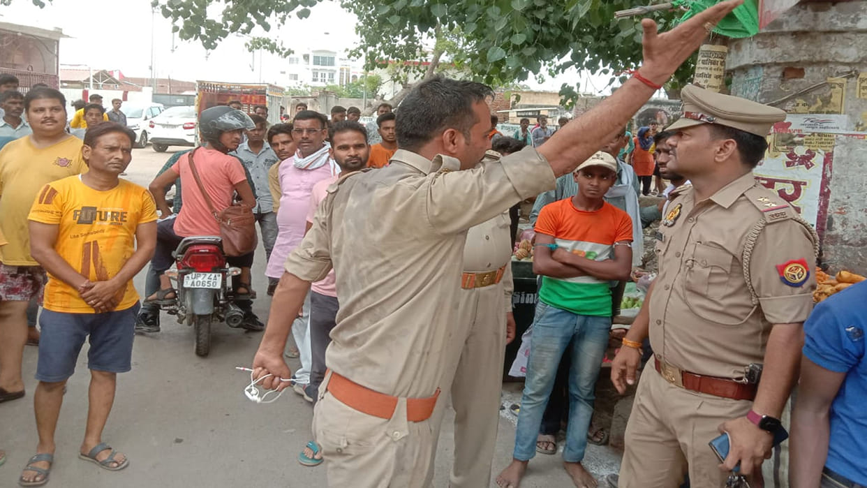 Kannauj: Drunk constable created ruckus in the market