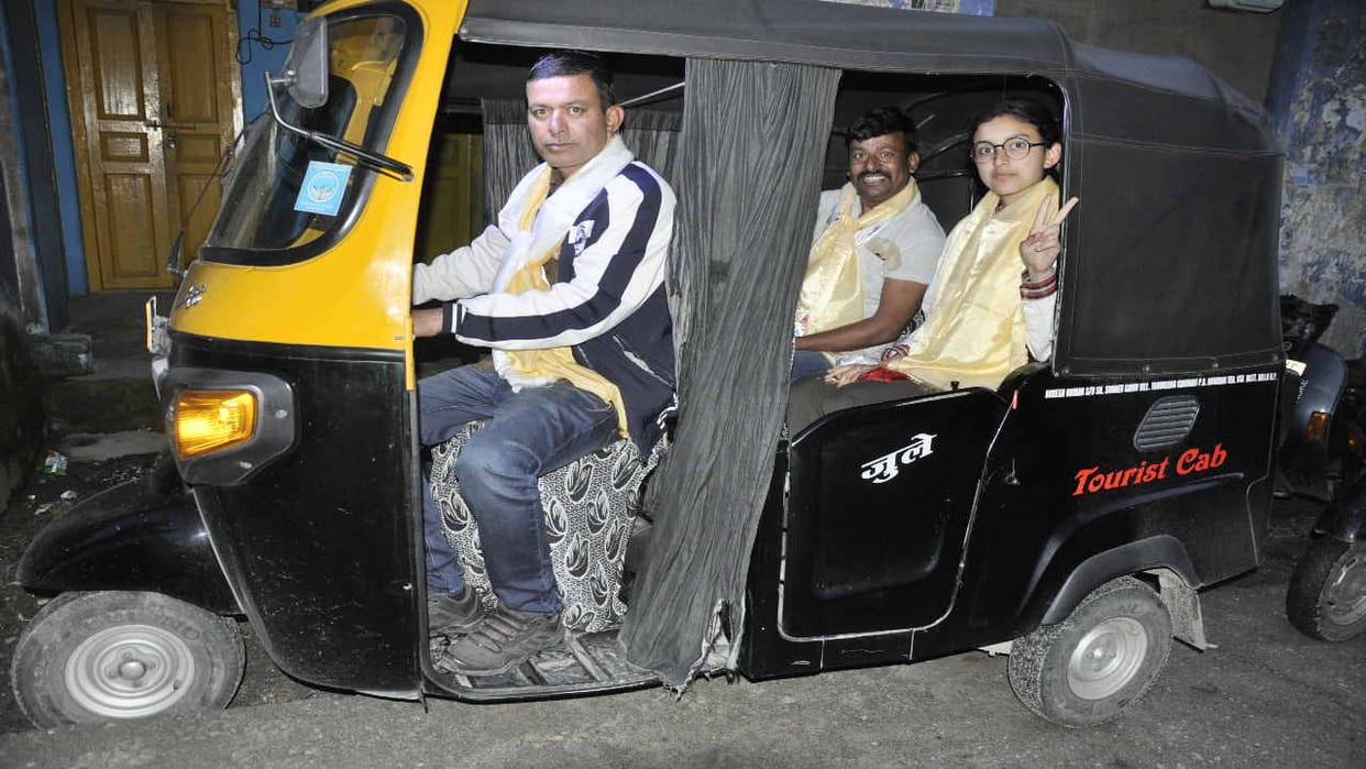 HPBOSE 10th Result: Auto driver's daughter Manvi became topper in class X after studying for four hours withou