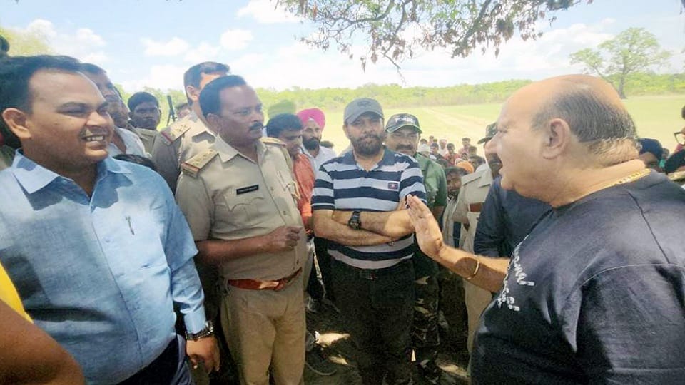 BJP MLA angry on officer when seeing the bulldozer arrived to remove illegal encroachment