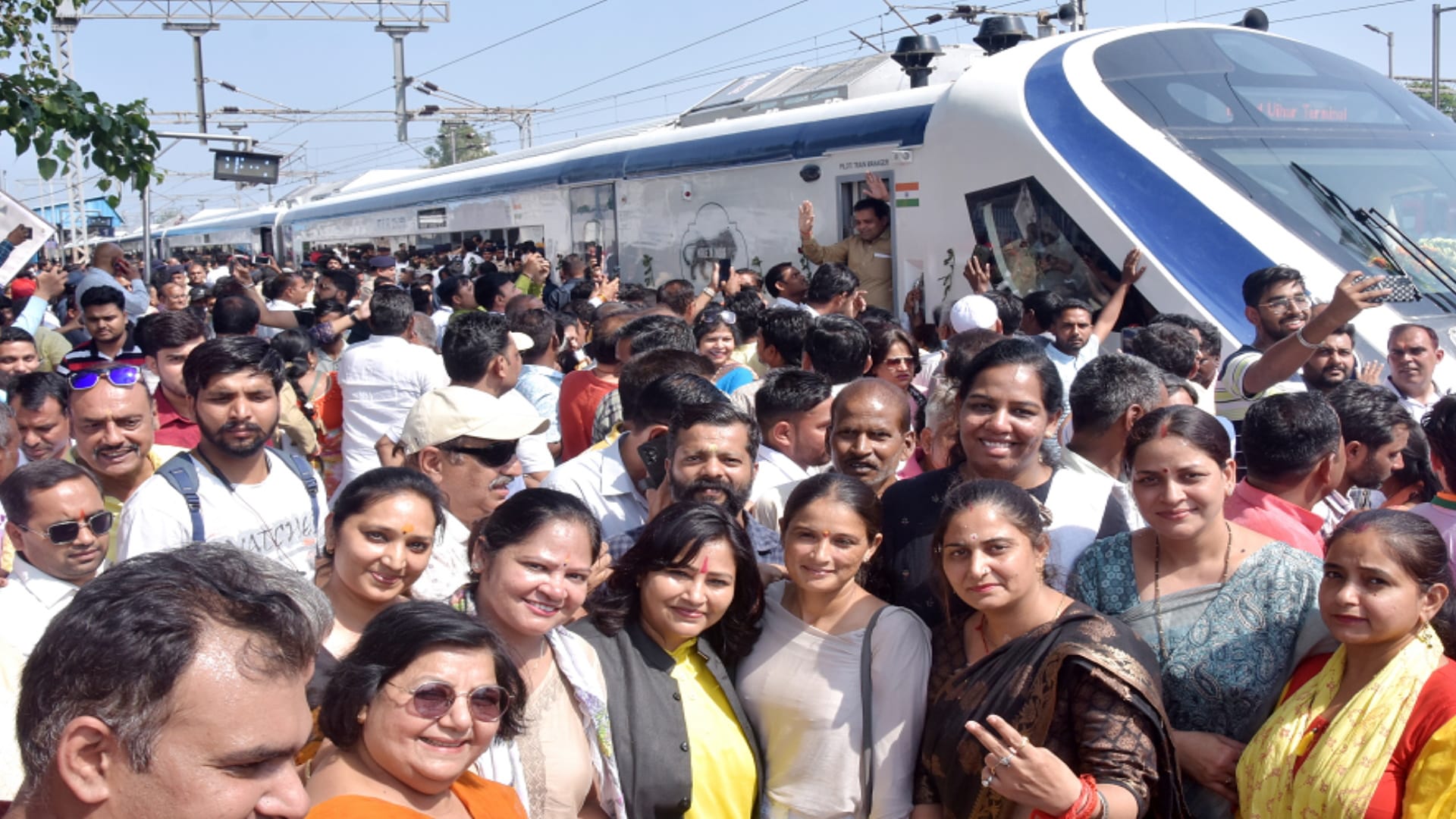 Vande Bharat Express train was praised, but the people of Saharanpur said that the fare should be reduced