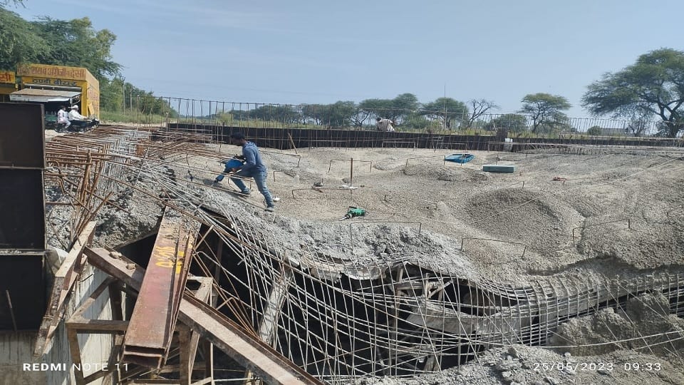 bridge collapsed on canal in Moonak of Karnal due to Use of substandard material in construction