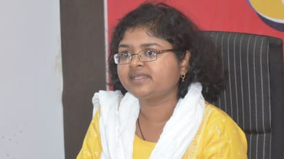 UPSC exam passed Preksha and Aditi gave success mantras to the aspirants