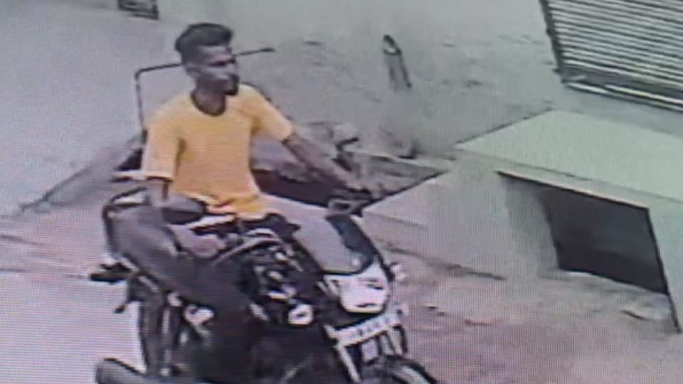 Purse snatched from teacher going home in Moga