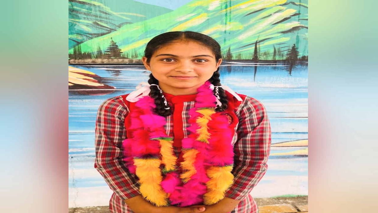 HPBOSE 10th Result: Samiksha wants to become a doctor in the hospital where her mother is a sweeper