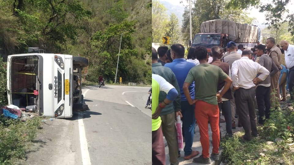 Uttarakhand Accident News bus full of passengers overturned on road near Kirti Nagar