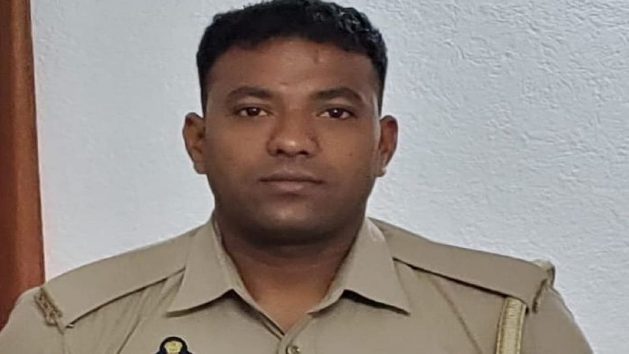 Wife along with brothers showered belts on constable husband in Bareilly