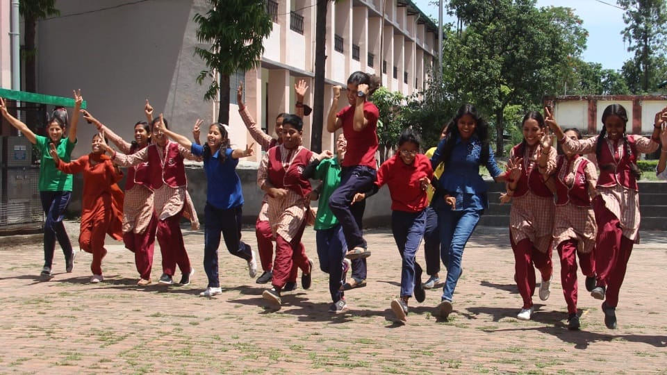 Uttarakhand Board 10th 12th class Result 2023 girls and Boys students celebration photos
