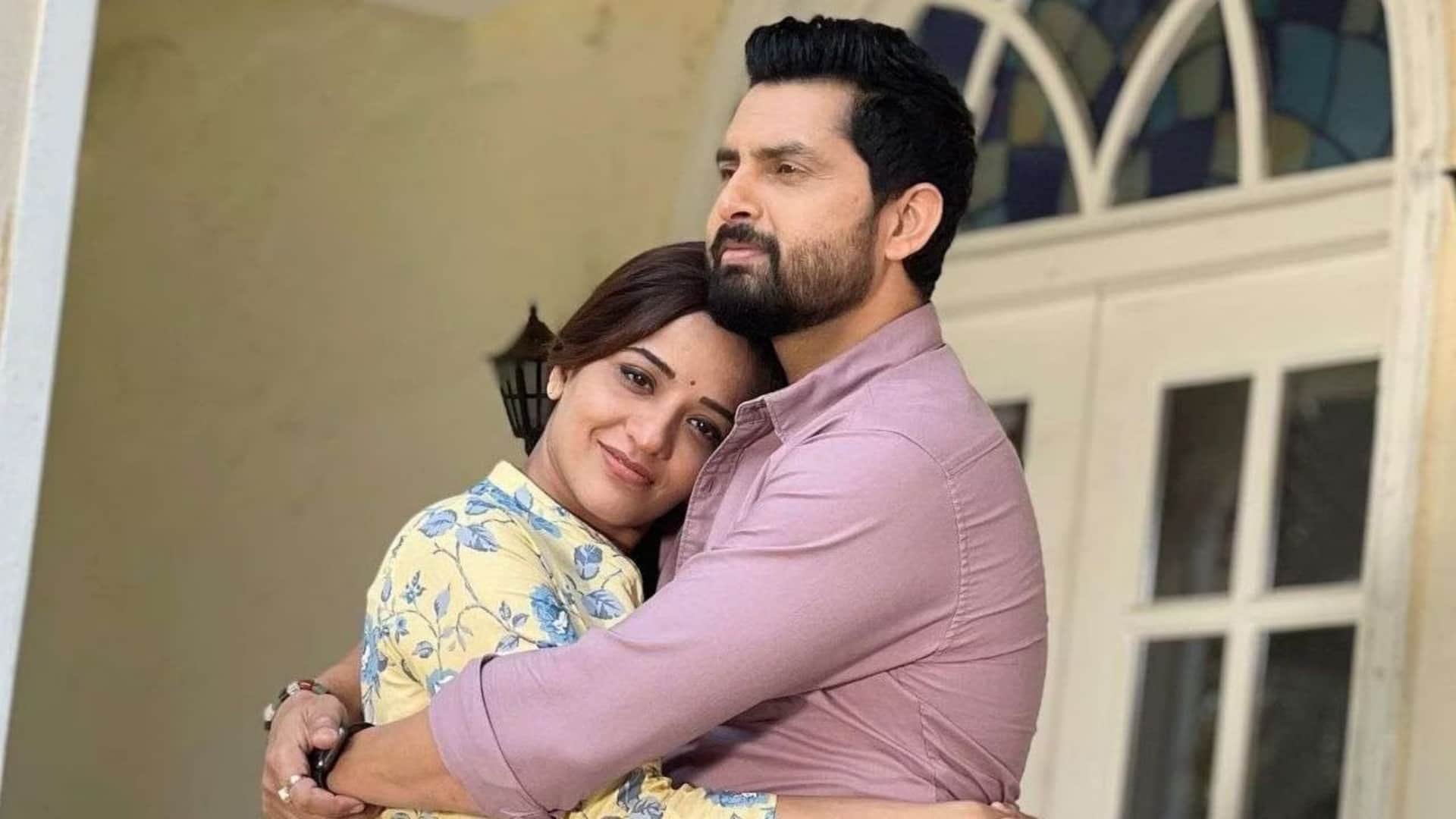 Bhojpuri Actress Monalisa And Vikrant beautiful love story know some unknown facts about there life