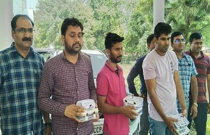 Fraud of lakhs in name of SBI life insurance policy in varanasi police arrested three fraudsters