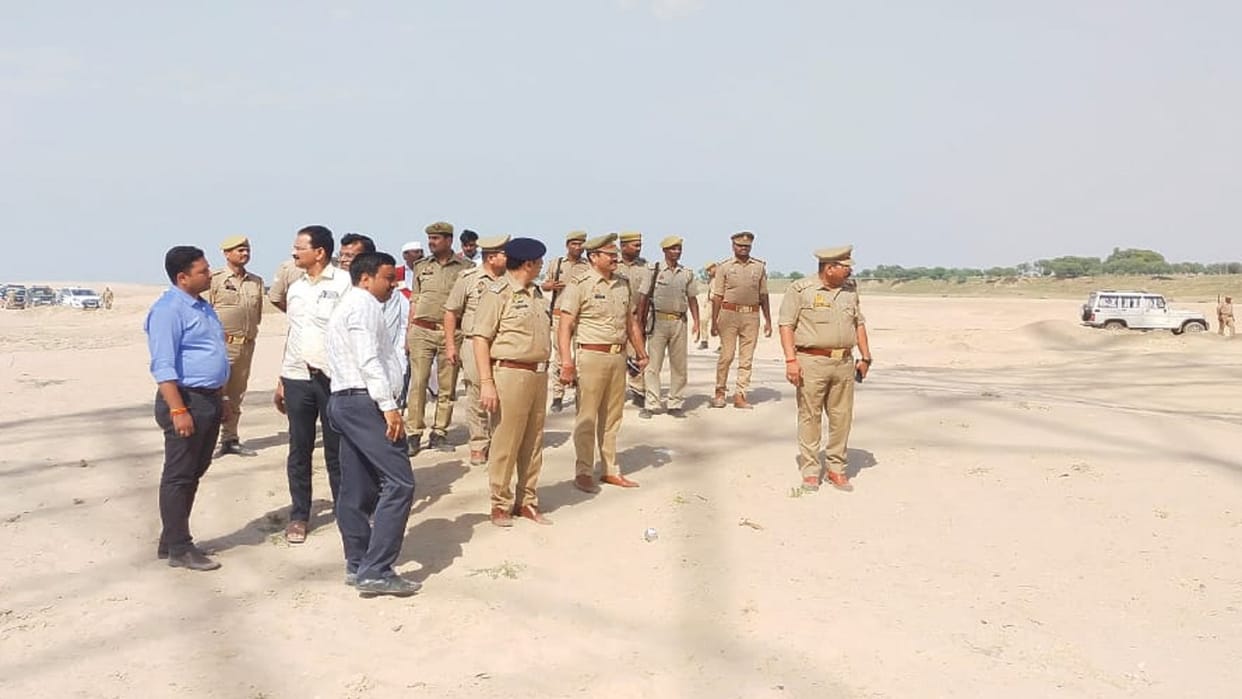 Administration strict on illegal mining in Yamuna river, DM-SP raided several ghats