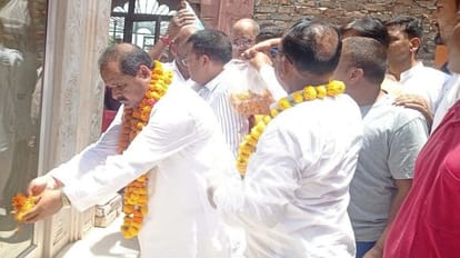 Chairman Shakeel Ahmed reached Parshuram temple after taking oath in Jalalabad