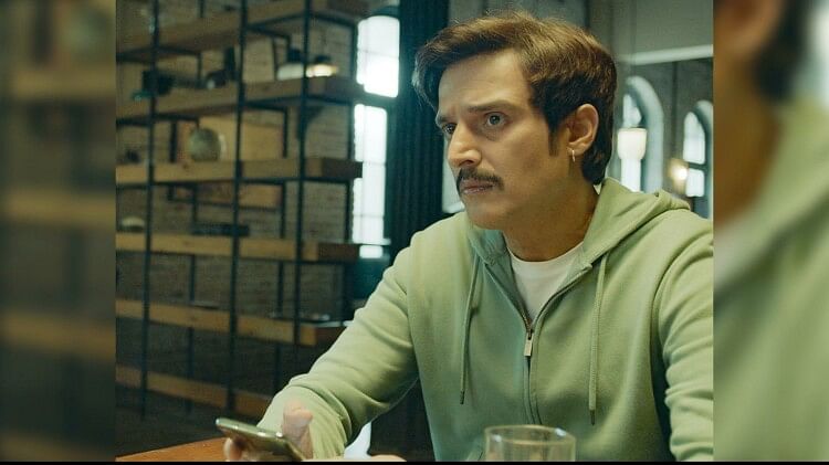 Azam Review: Jimmy Shergill fails to impress on the big screen again, half-baked story of brother-to-father attempts 4 Azam Movie Review in Hindi by Pankaj Shukla Sharwan Tiwari Jimmy Shergill Abhimanyu Singh Indranil Sengupta