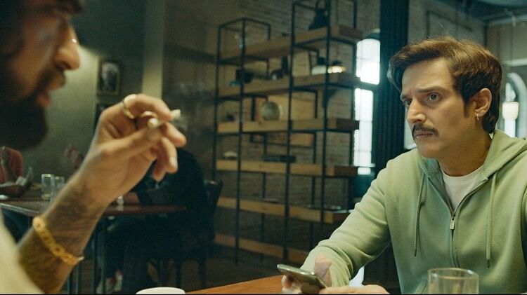 Azam Review: Jimmy Shergill fails to impress on the big screen again, half-baked story of brother-to-father attempts 5 Azam Movie Review in Hindi by Pankaj Shukla Sharwan Tiwari Jimmy Shergill Abhimanyu Singh Indranil Sengupta