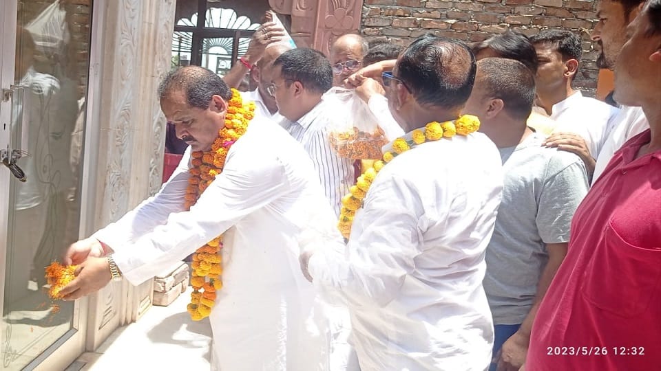 Chairman Shakeel Ahmed reached Parshuram temple after taking oath in Jalalabad