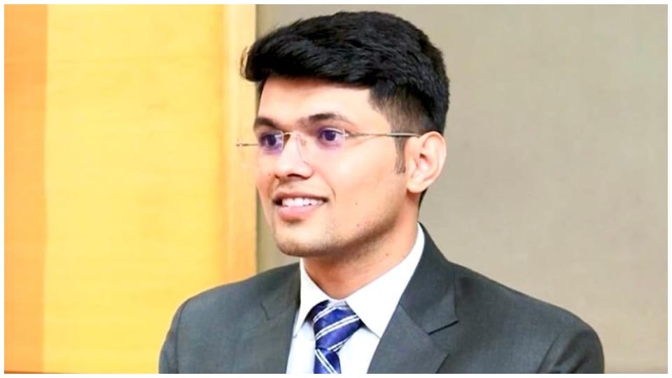 Cracking UPSC exam leaving cricket Sikar Manoj got success without coaching